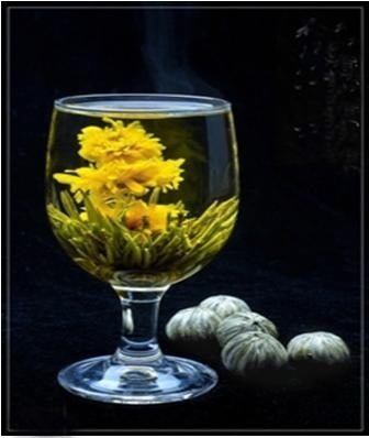 harom koromvirag otletes viragzo tea