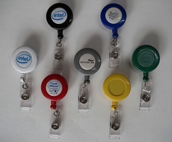 snururi imprimate retractabile