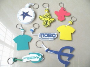 egyedi uszo kulcstartok