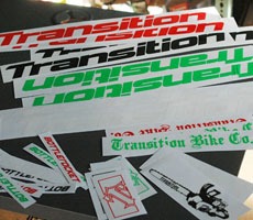 etichete autocolante personalizate